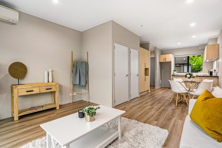 Photo of property in 11 Kerewhenua Crescent, Hobsonville, Auckland, 0616