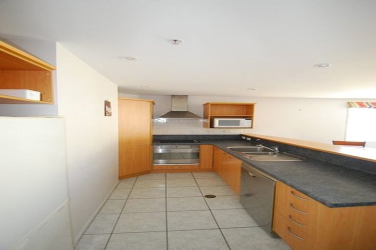 Photo of property in 6d/5 Kent Terrace, Mount Victoria, Wellington, 6011