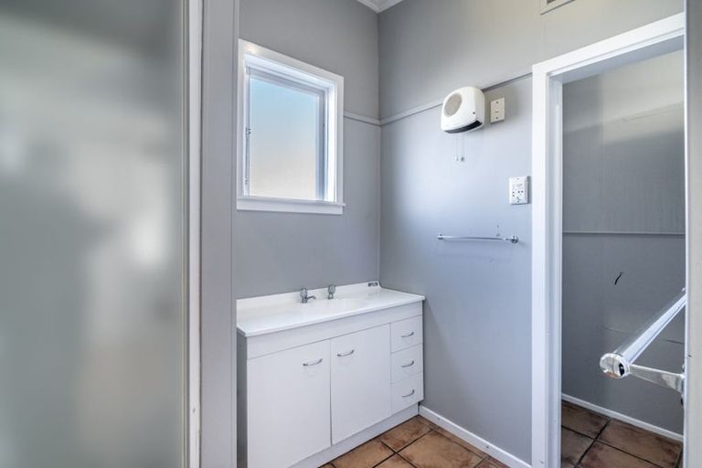 Photo of property in 8 Clifton Street, Windsor, Invercargill, 9810