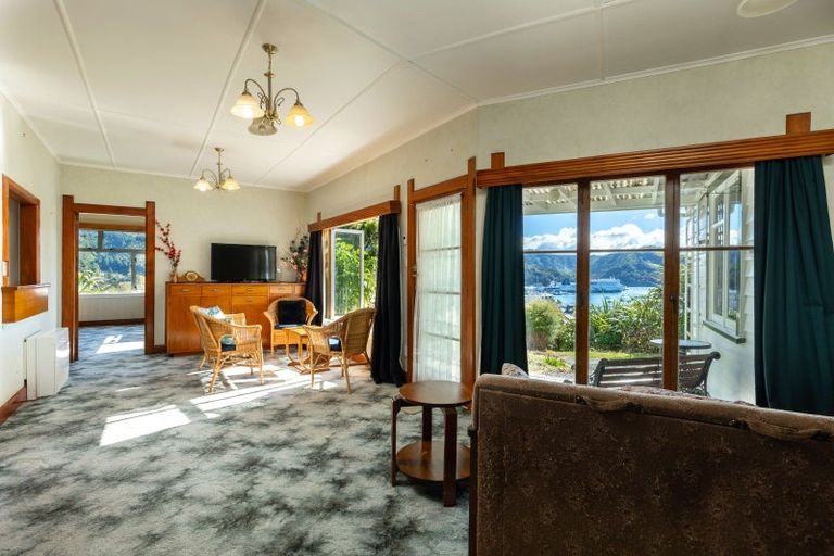 Photo of property in 8 Taranaki Street, Picton, 7220