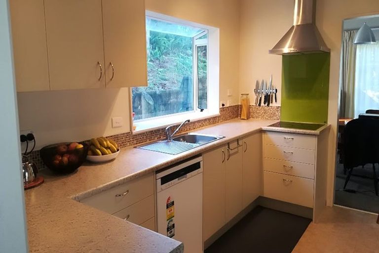 Photo of property in 2/112 Nigel Road, Browns Bay, Auckland, 0630