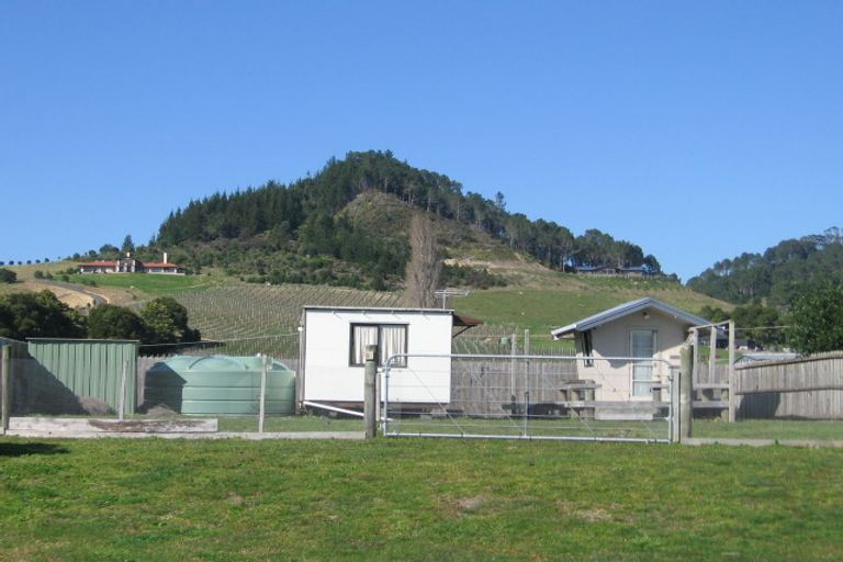 Photo of property in 25 Hawk Hill Crescent, Cooks Beach, Whitianga, 3591