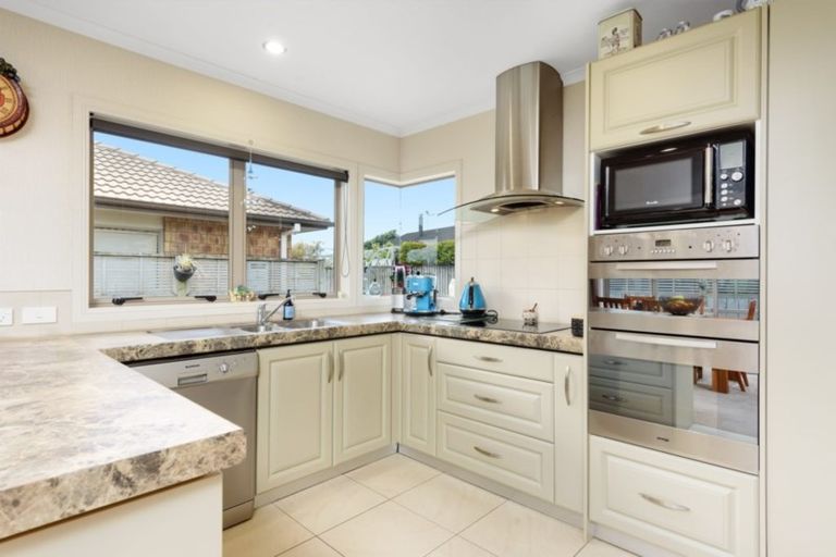 Photo of property in 74b Simpson Road, Papamoa Beach, Papamoa, 3118