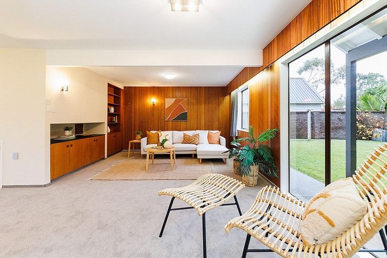 Photo of property in 25 Heathcote Place, Fitzherbert, Palmerston North, 4410