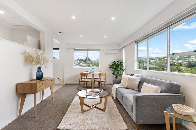 Photo of property in 3 Brydon Way, Paparangi, Wellington, 6037