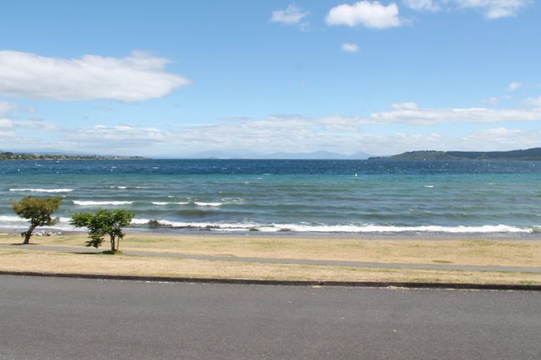 Photo of property in 83 Mere Road, Taupo, 3330