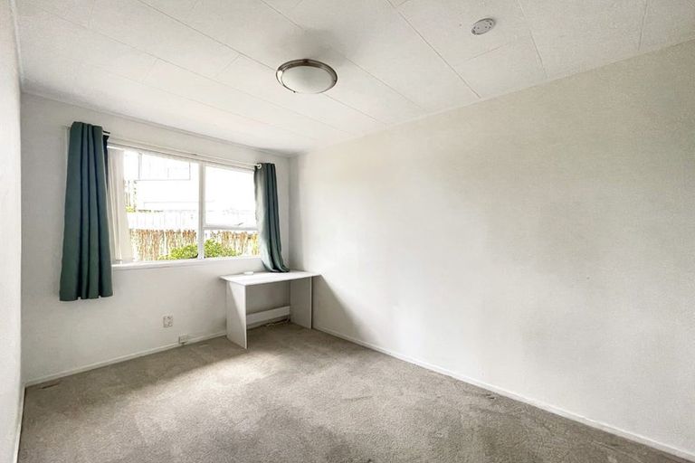 Photo of property in 1/15 Laser Place, Bayview, Auckland, 0629
