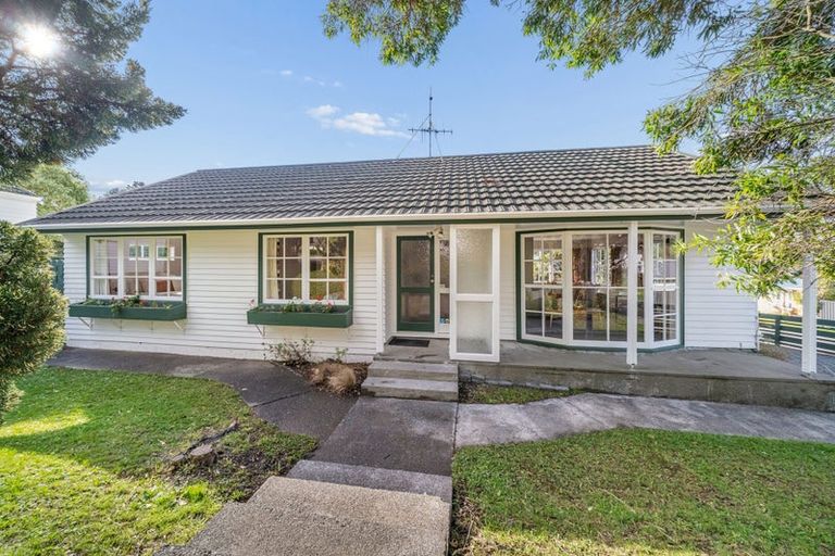 Photo of property in 1 Woolwich Close, Whitby, Porirua, 5024