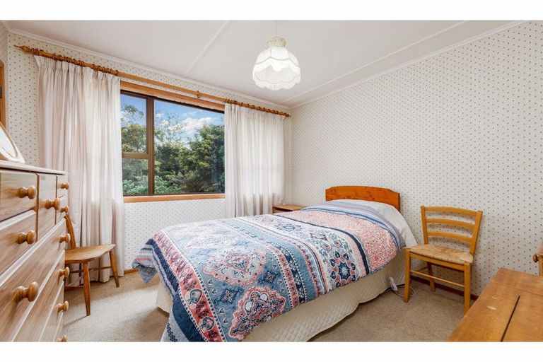 Photo of property in 48 Derwent Crescent, Titirangi, Auckland, 0604