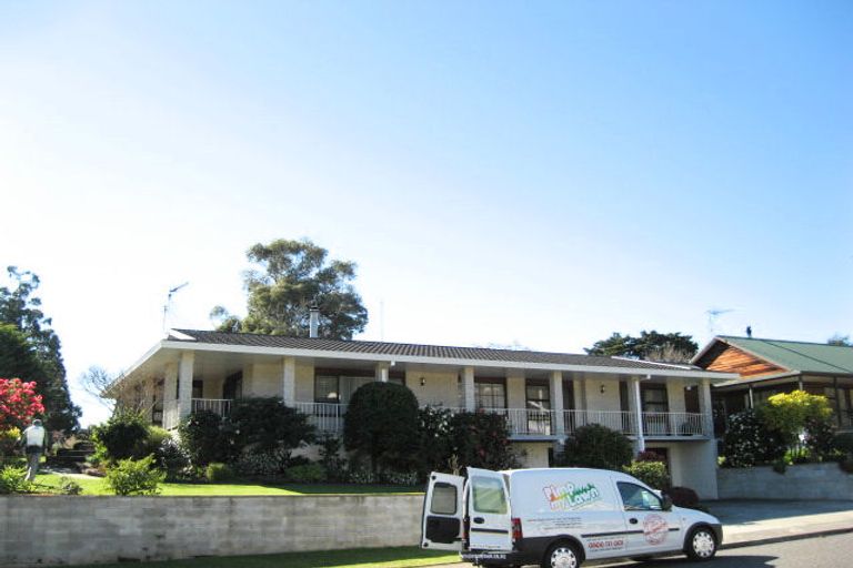 Photo of property in 9 Ritchie Place, Havelock North, 4130