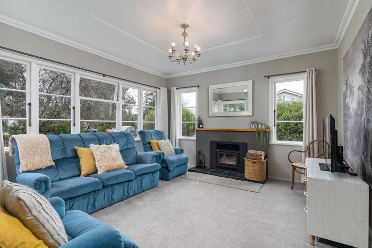 Photo of property in 17 Lansdowne Crescent, Lansdowne, Masterton, 5810