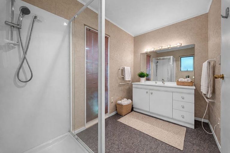 Photo of property in 2/16 Airfield Road, Takanini, 2112