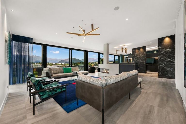 Photo of property in 9 Little Alpha Loop, Wanaka, 9305