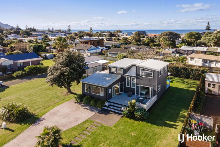 Photo of property in 4 Hereford Place, Waihi Beach, 3611