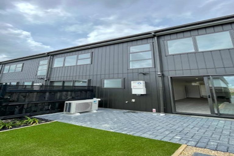 Photo of property in 78 Manarini Road, Westgate, Auckland, 0614