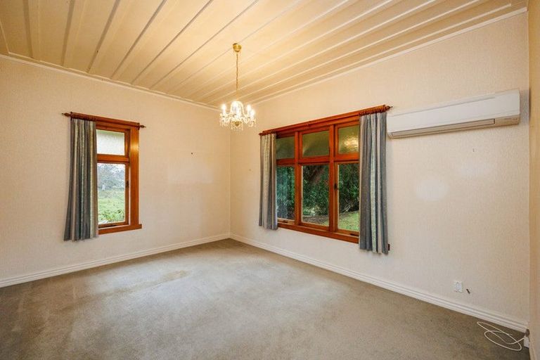 Photo of property in 54/56 Ongo Road, Hunterville, 4730