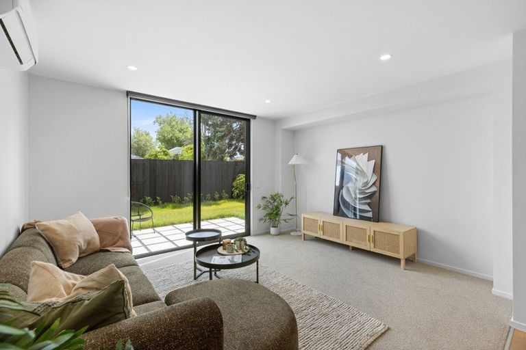 Photo of property in 4/90 Holly Road, St Albans, Christchurch, 8014