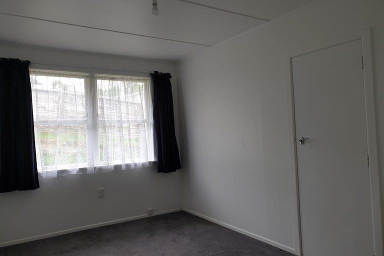 Photo of property in 87 Beazley Avenue, Paparangi, Wellington, 6037