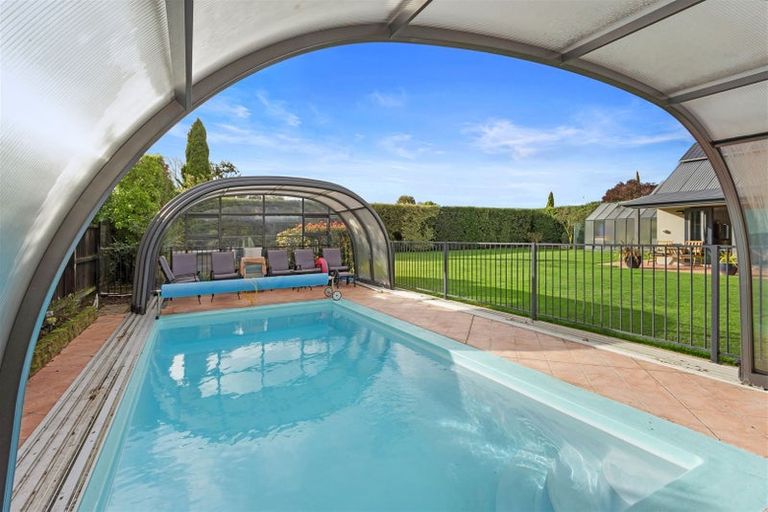 Photo of property in 4 Westall Lane, Avonhead, Christchurch, 8042