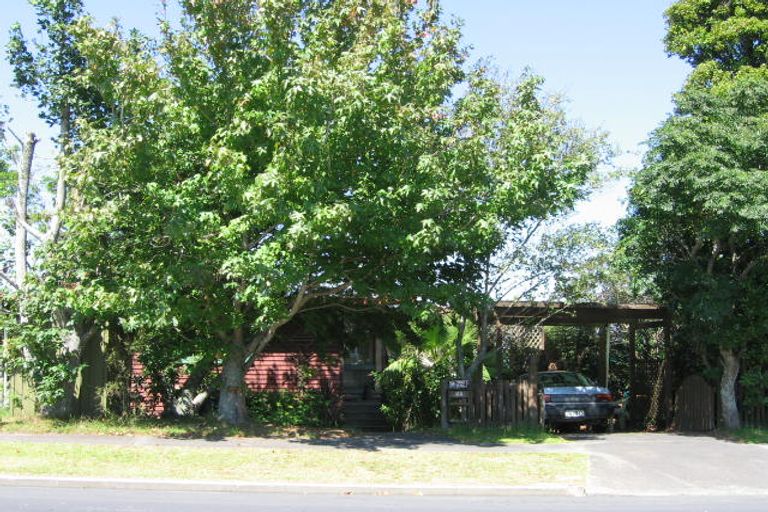 Photo of property in 100 Carlisle Road, Browns Bay, Auckland, 0632