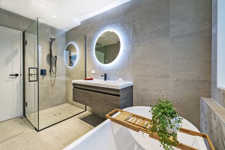 Photo of property in 31 Irvines Track, Halswell, Christchurch, 8025