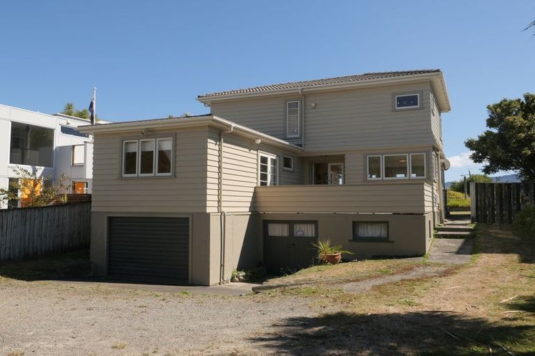 Photo of property in 77 Manly Street, Paraparaumu Beach, Paraparaumu, 5032
