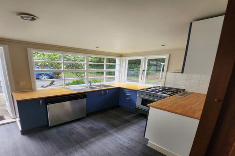 Photo of property in 43 Patanga Crescent, Thorndon, Wellington, 6011