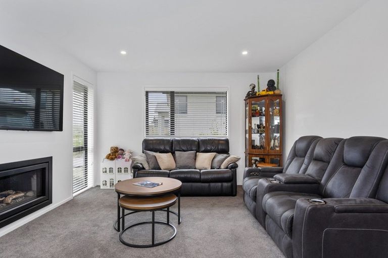 Photo of property in 15 Anglers Way, Omokoroa, 3114