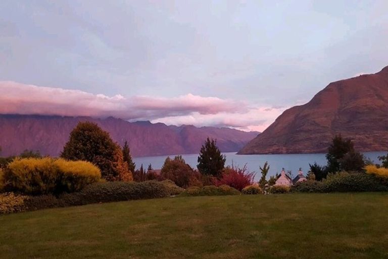 Photo of property in 4 Aspen Grove, Fernhill, Queenstown, 9300