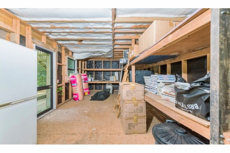 Photo of property in 13 Mceldowney Road, Titirangi, Auckland, 0604