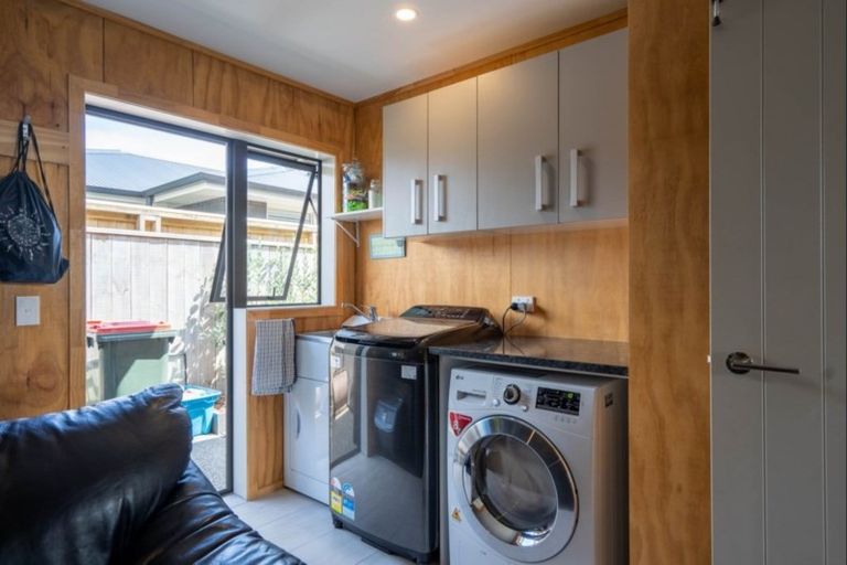 Photo of property in 7 Mahia Lane, Waikanae, 5036