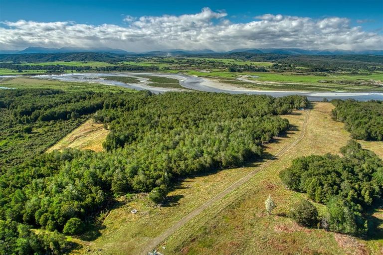 Photo of property in 150 Atarau Road, Atarau, Blackball, 7871