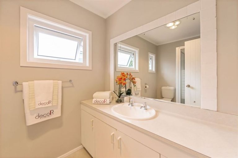 Photo of property in 1/29 Cranston Street, Torbay, Auckland, 0632