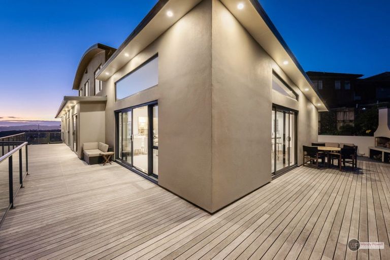 Photo of property in 30 Arahiwi Grove, Tirohanga, Lower Hutt, 5010