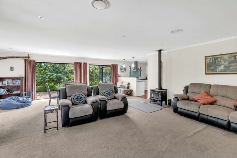Photo of property in 104a Awaroa Road, Helensville, 0800