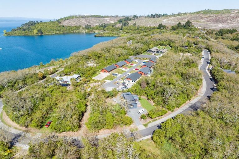 Photo of property in 9 Parawera Drive, Acacia Bay, Taupo, 3330