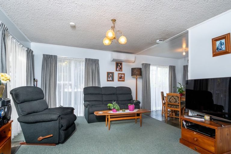 Photo of property in 4 Luanda Drive, Ranui, Auckland, 0612