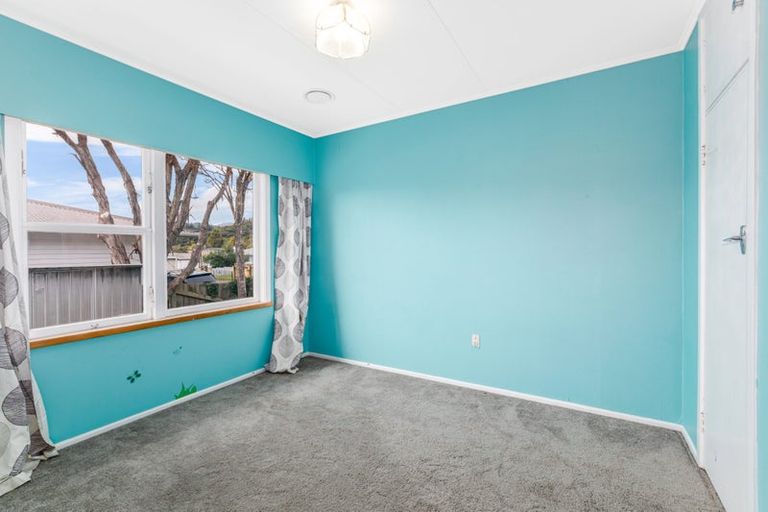 Photo of property in 10 Gardiner Grove, Wainuiomata, Lower Hutt, 5014