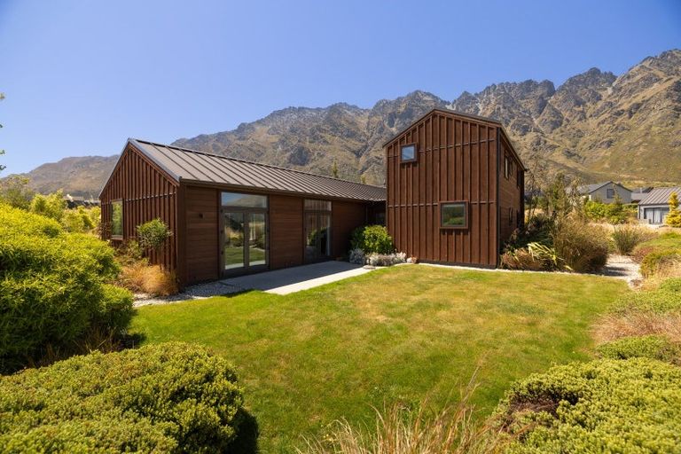 Photo of property in 47 Jacks Point Rise, Jacks Point, Queenstown, 9371