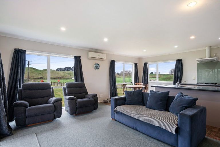 Photo of property in 421 Muhunoa West Road, Ohau, Levin, 5570