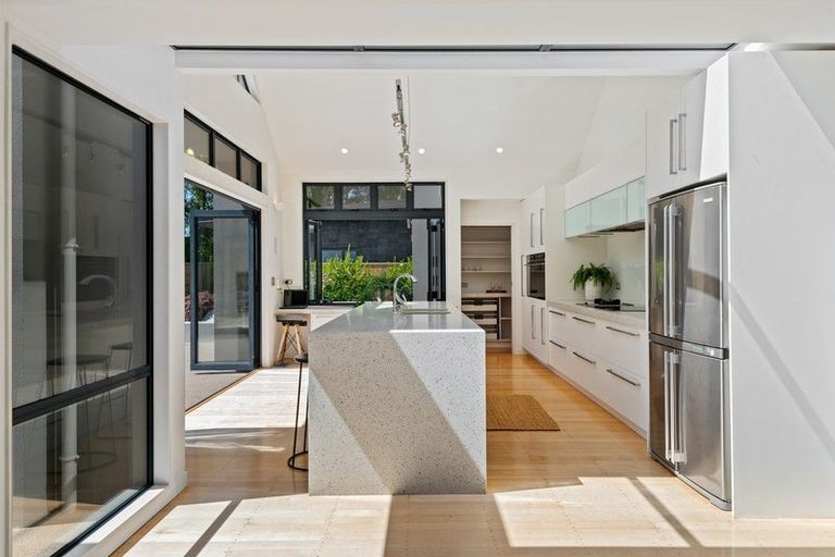 Photo of property in 105 Gladstone Road South, Dalmore, Dunedin, 9010