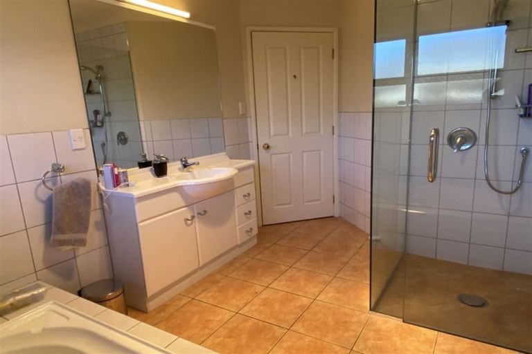 Photo of property in 2 Sunset Drive, Pukekohe, 2120