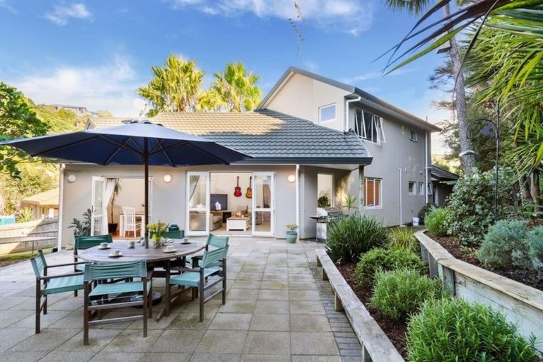 Photo of property in 29 Kate Sheppard Avenue, Torbay, Auckland, 0630