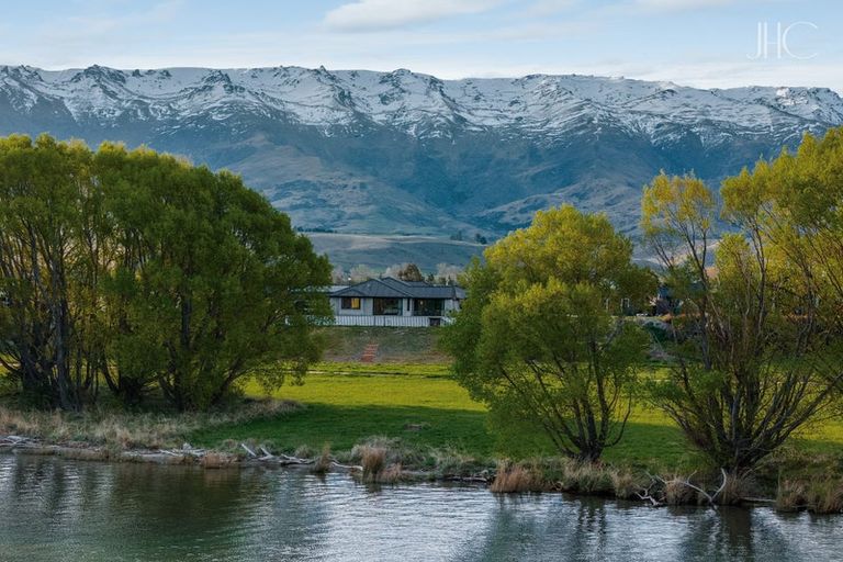 Photo of property in 8 Pegasus Court, Mount Pisa, Cromwell, 9383