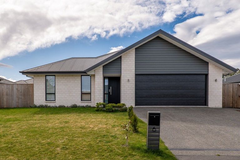 Photo of property in 6 Bob Reid Crescent, Darfield, 7571
