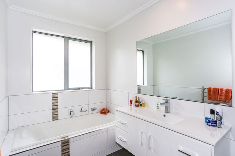 Photo of property in 7 Raithburn Terrace, Pokeno, 2402