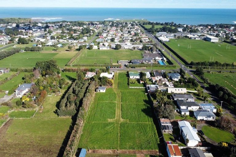 Photo of property in 81 Whitcombe Road, Opunake, 4616