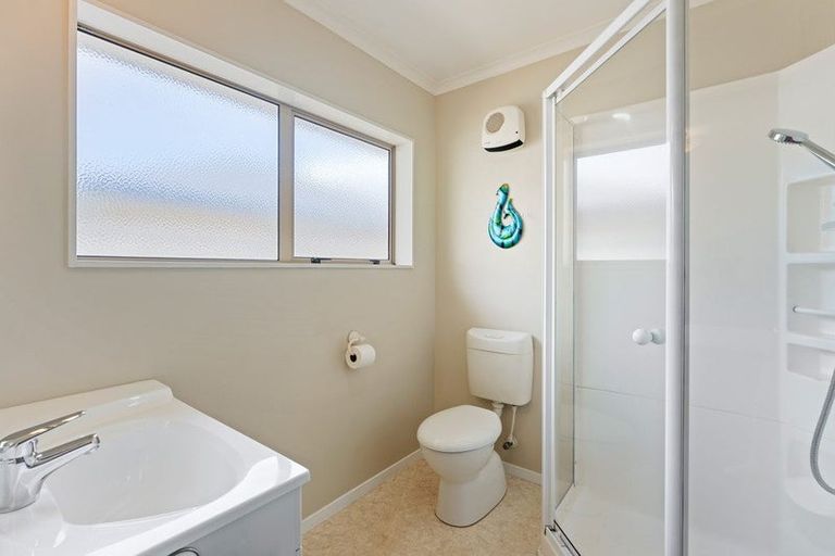 Photo of property in 106 Weggery Drive, Waikanae Beach, Waikanae, 5036