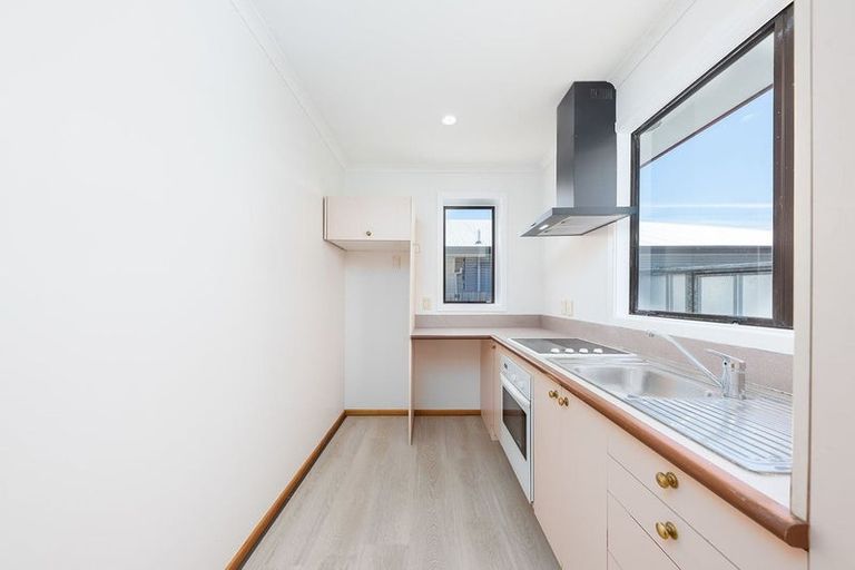 Photo of property in 122 Yaldhurst Road, Sockburn, Christchurch, 8042