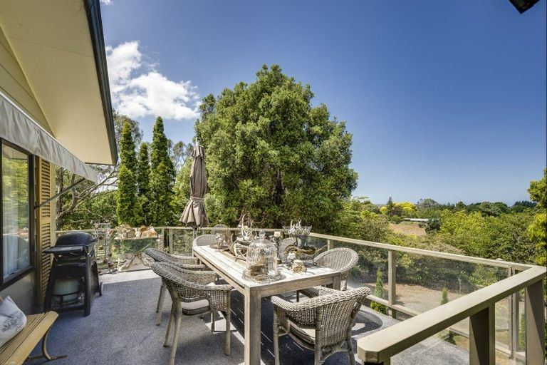 Photo of property in 153 Poraiti Road, Poraiti, Napier, 4182